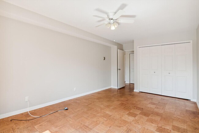Building Photo - Spacious 1br/1bth Condo minutes from Downtown Silver Spring!