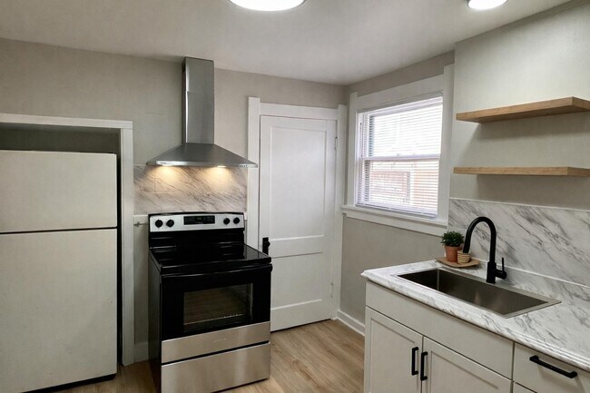 Building Photo - 1812 Kensington Rd