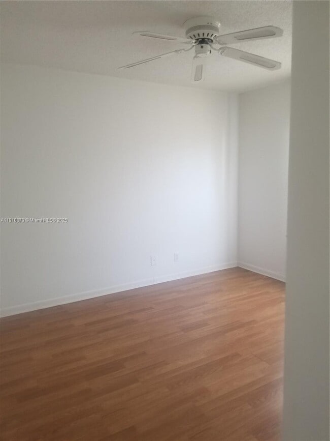 Building Photo - 15 Crossings Cir