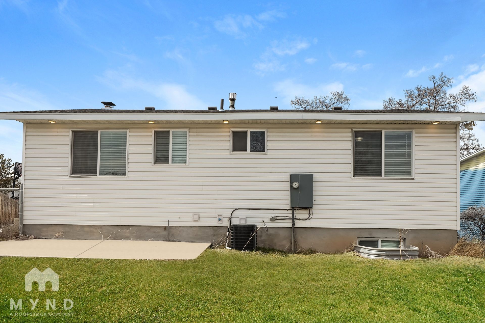 Building Photo - 4943 S Farah Dr