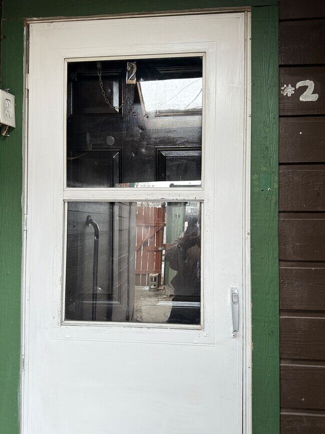 Building Photo - 1 Bed, 1 Bath Apartment, All Utilities Included - Short Term Lease Options Available!