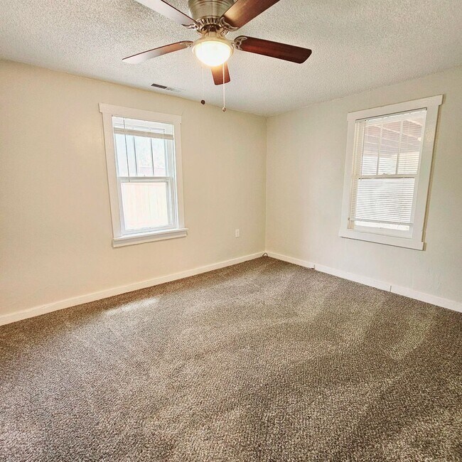 Building Photo - Fully Remodeled 2-Bed, 1-Bath Home in Old ...