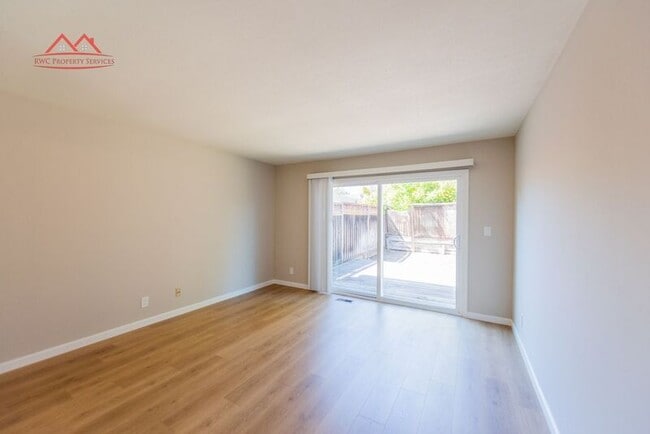 Building Photo - 1377 Spoonbill Way