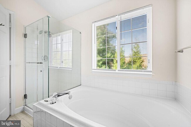 Building Photo - 2902 Jessica Ct