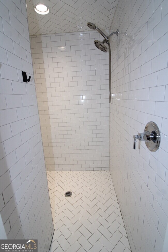 Building Photo - 28 Redington Dr