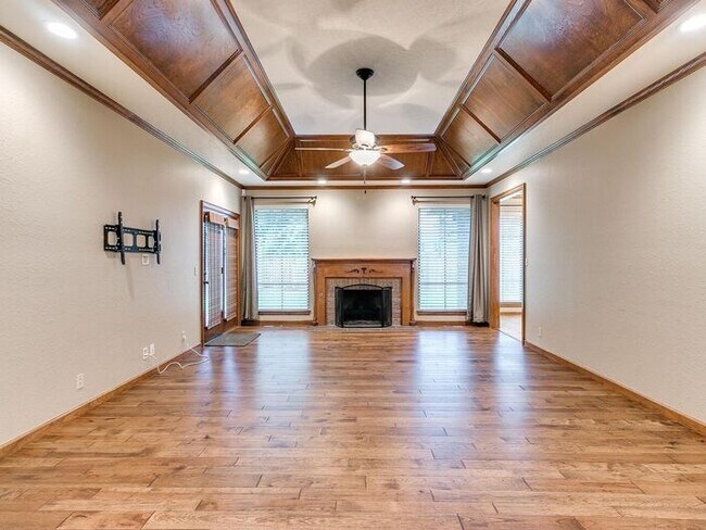 Building Photo - *Rare Find* Stunning Brookhaven 4 Bed 2.5 ...