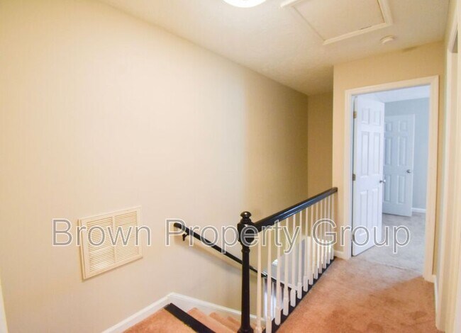 Building Photo - 5935 Bloomsbury Dr