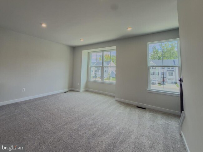 Building Photo - 6737 Shelton Ln