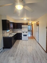 Building Photo - 600 W 87th St