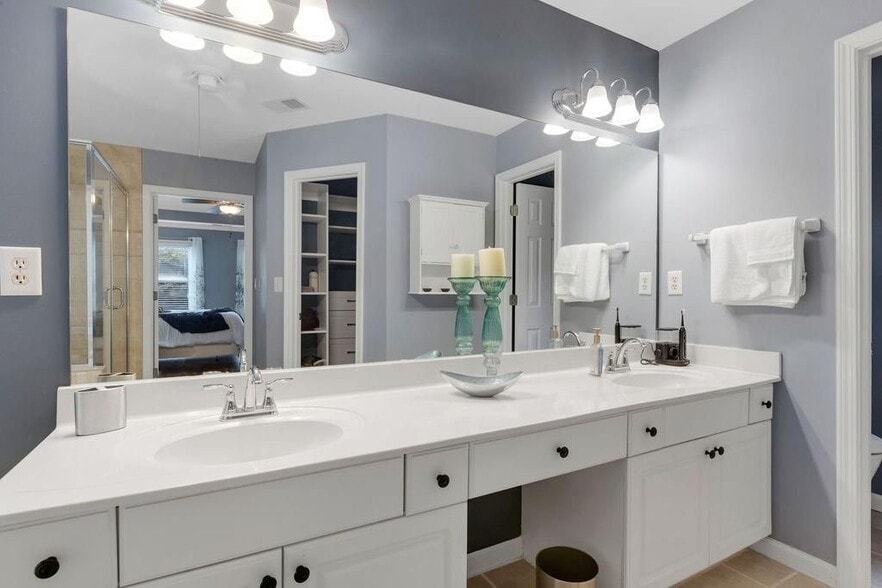 Building Photo - 3247 Blackstone Run