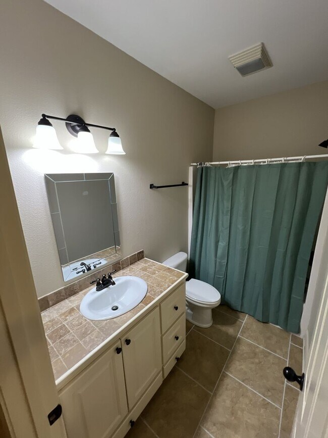 Building Photo - 7335 Oak View Dr.