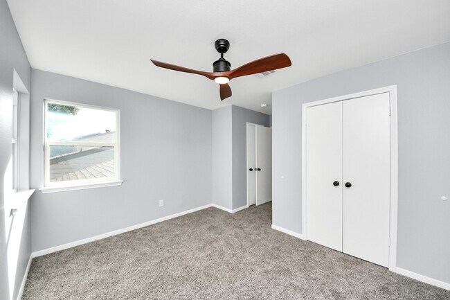 Building Photo - 10250 Bridgeland Ln