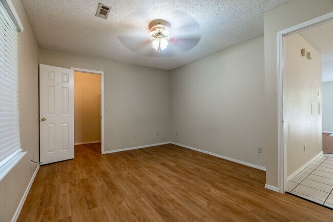 Building Photo - 594 Dockery Ln