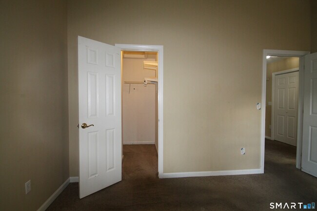 Building Photo - 8005 Heartwood Ln