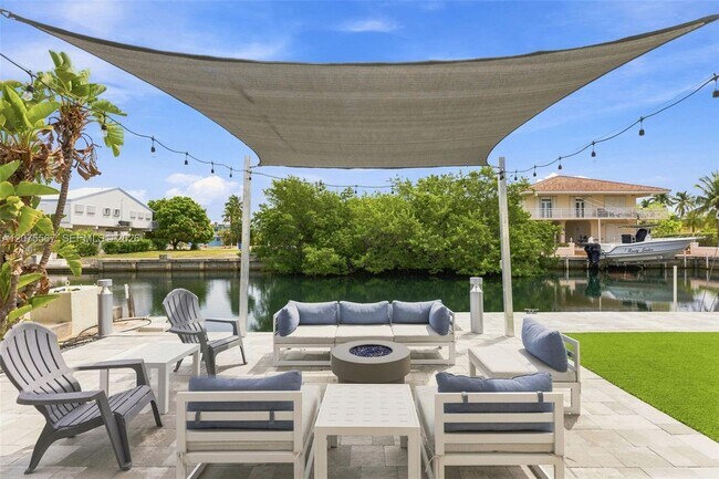 Building Photo - 203 Gulfview Dr