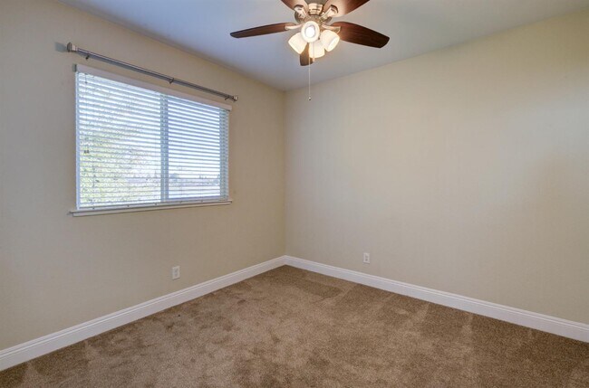 Building Photo - 1723 N Mont Blanc Ln