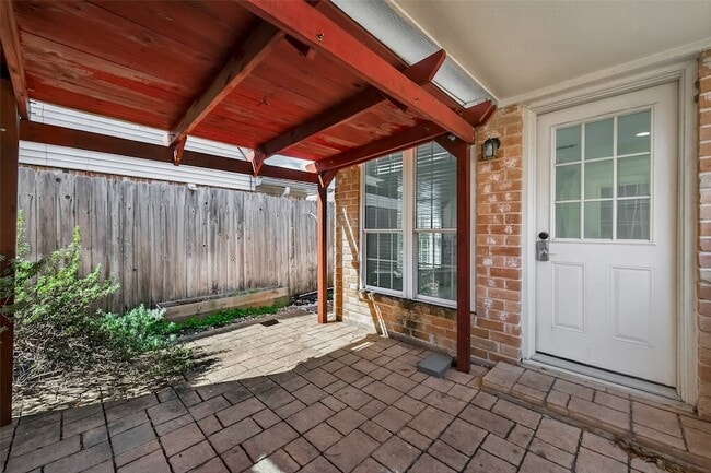 Building Photo - 11414 Meadow Lake Dr