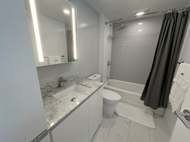 Building Photo - Aalii 2105