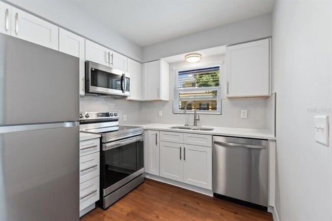 Building Photo - 5100 24th Ave S