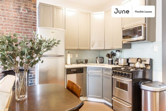 Building Photo - 346 West 52nd Street