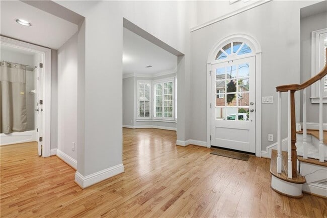 Building Photo - 3194 Windsor Lake Dr NE