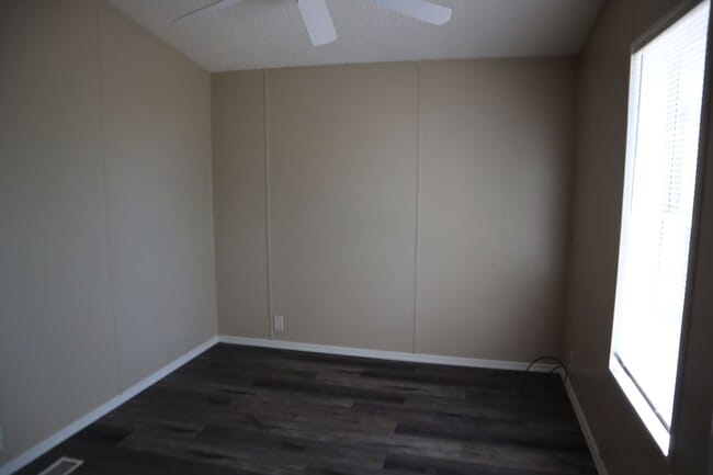 Building Photo - 545 N Sabin St
