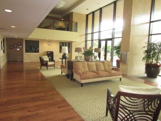 Building Photo - 2 BD / 2 BA Condo in Kakaako!