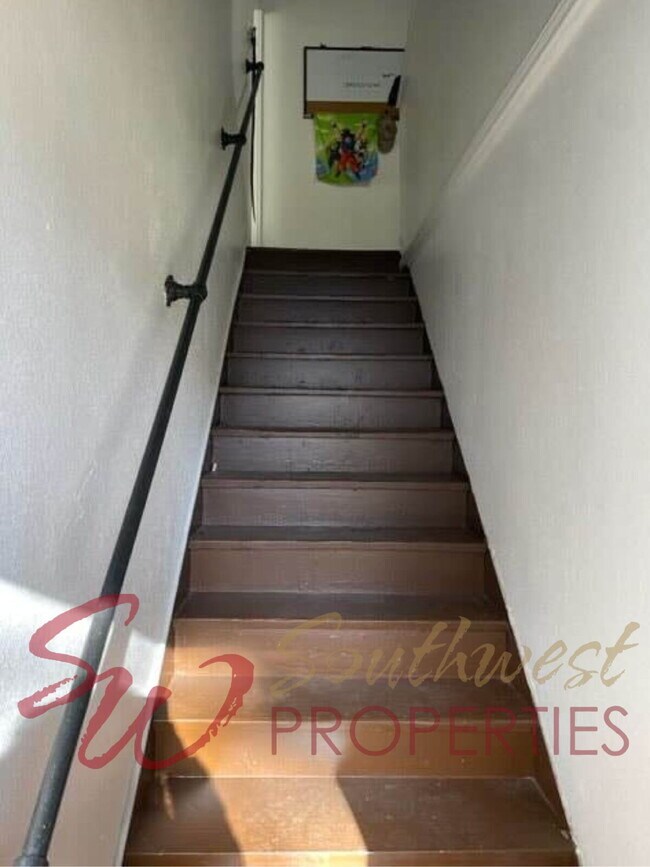 Building Photo - Spacious Upstairs 1-Bedroom Apartment in Downtown Stephenville