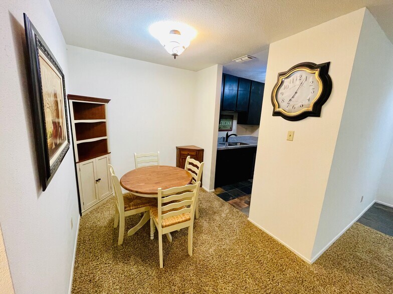 Breakfast Table in the nook - 7950 N Stadium Dr