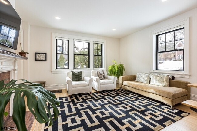 Building Photo - 11 Upper Mountain Ave