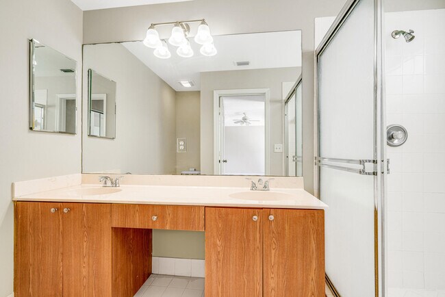 Building Photo - 7787 Springfield Lake Dr