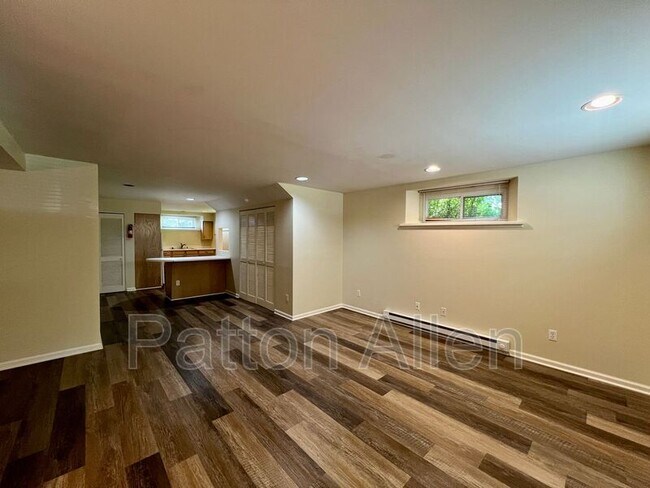 Building Photo - 35 Herron Ave
