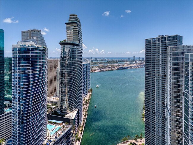 Building Photo - 300 Biscayne Blvd Way