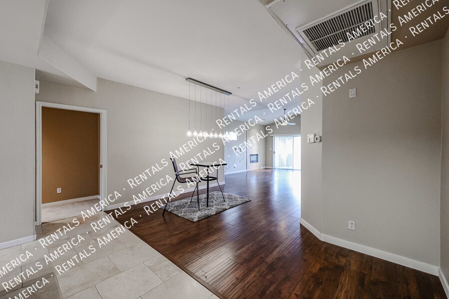 Building Photo - 8653 E Royal Palm Rd