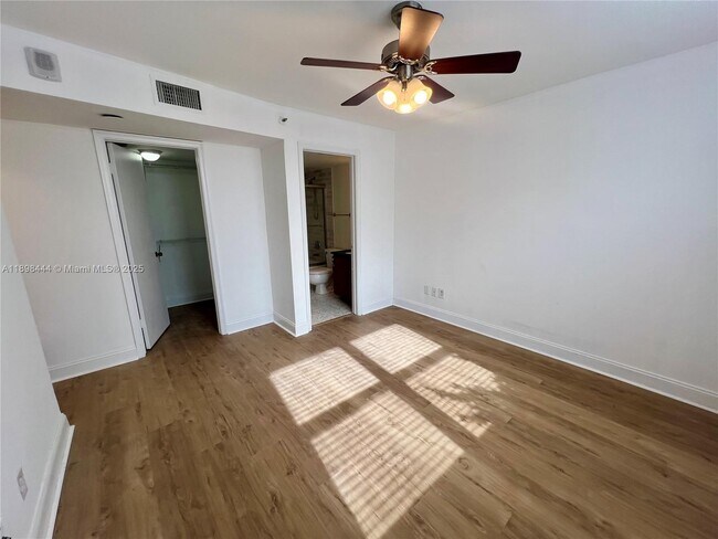 Building Photo - 770 Claughton Island Dr