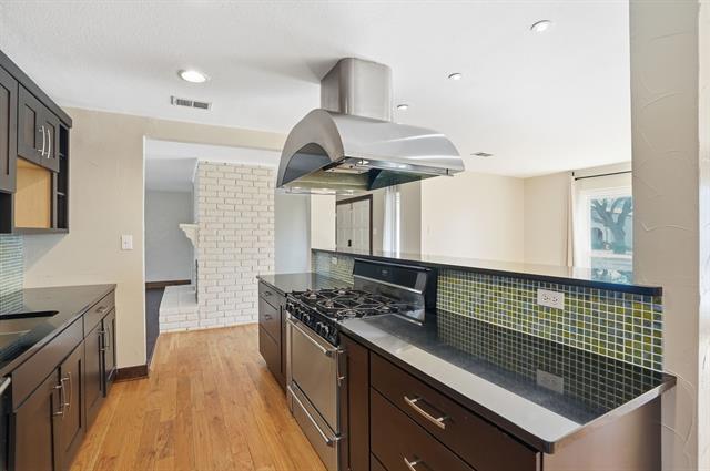 Building Photo - 6623 Orangewood Dr