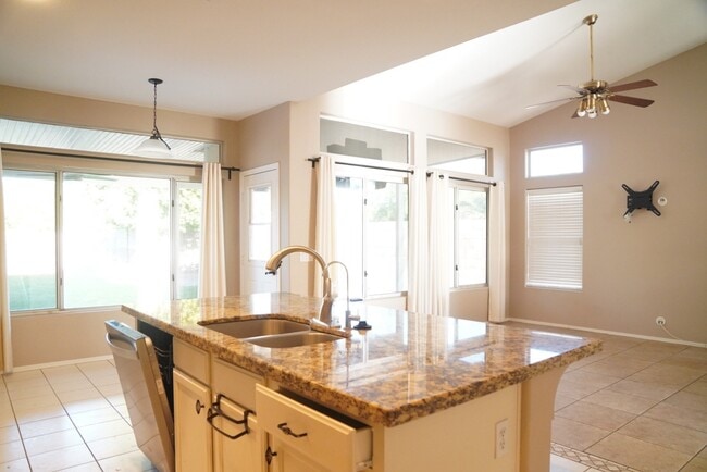Building Photo - Beautiful Chandler Rental Dobson & Ray