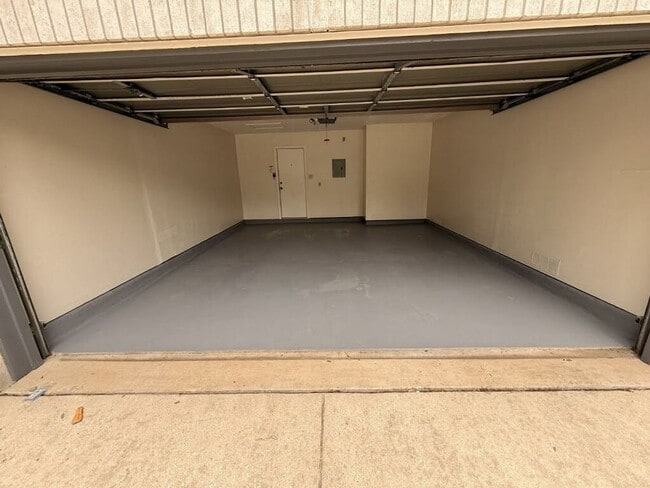 Building Photo - Welcome home to this single-story home in highly desirable Northwest Crossing