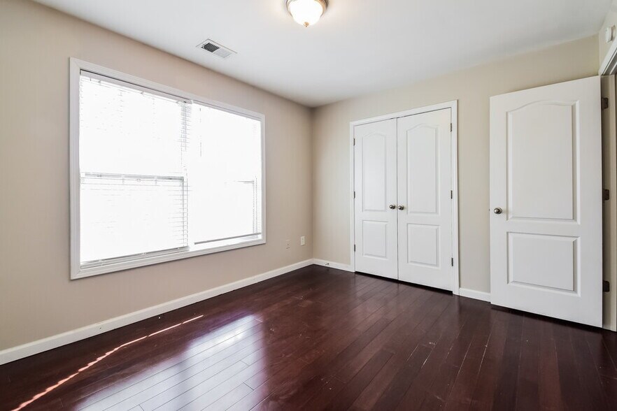 Building Photo - 308 Trailside Dr