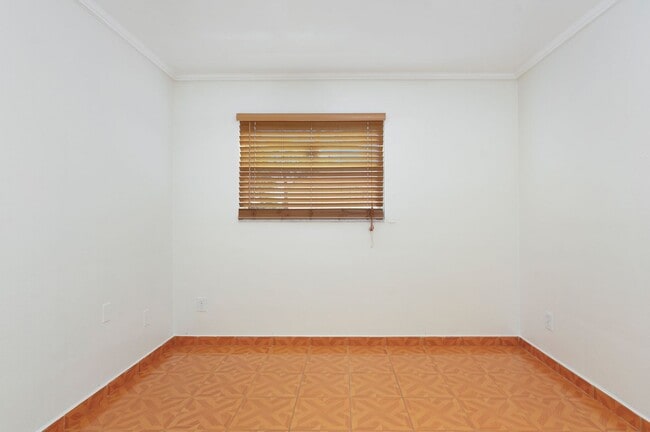 Building Photo - 3/2 Ranch with great outdoor space