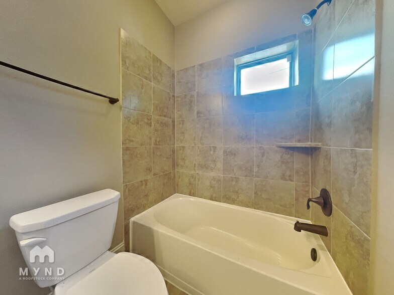 Building Photo - 5430 Cornish St