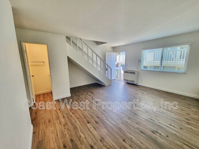 Building Photo - 1178 Cypress Ave