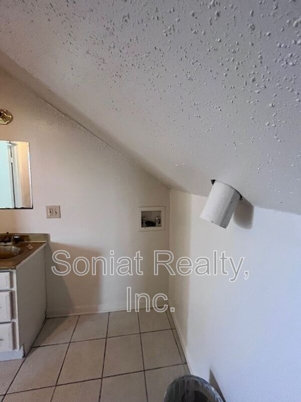 Building Photo - 2119 N Villere St