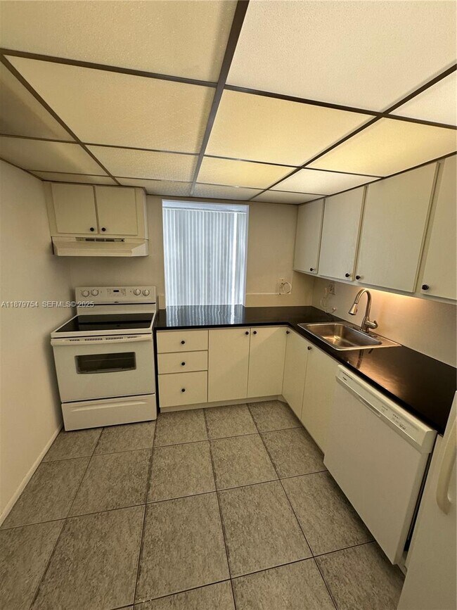 Building Photo - 2101 Atlantic Shores Blvd