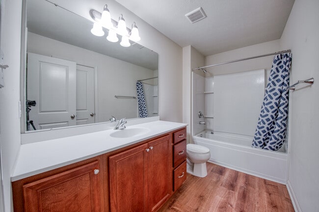 Building Photo - 423 Marshall Heights Dr