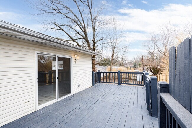 Building Photo - 35 Alpha Dr