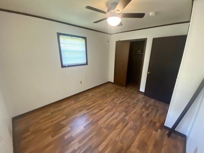 Building Photo - 115 Blair St