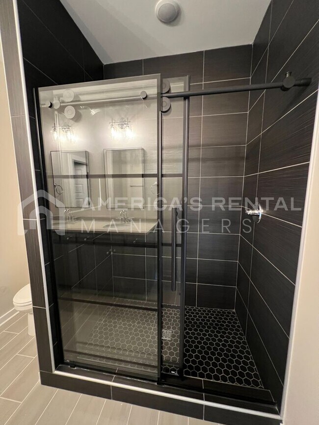 Building Photo - Home for rent in Hoover! Available to View Now!!!