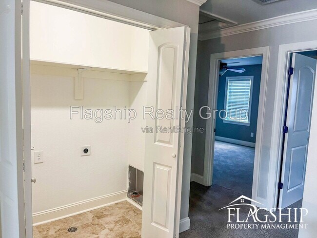 Building Photo - 2015 Leighton Dr