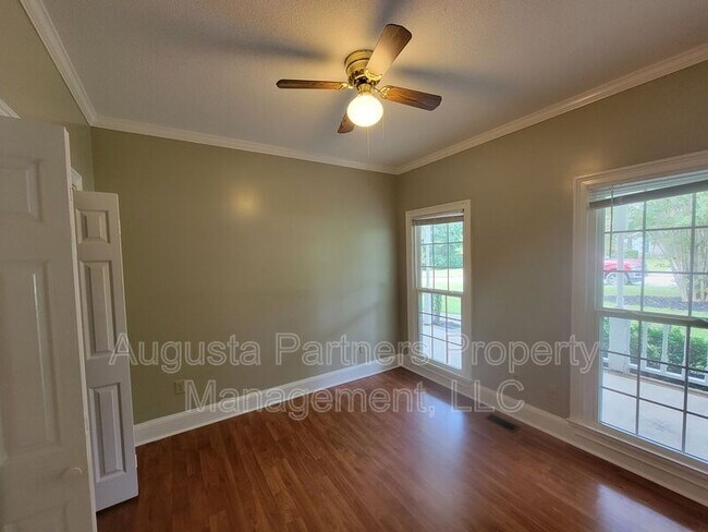 Building Photo - 650 Woodstone Way